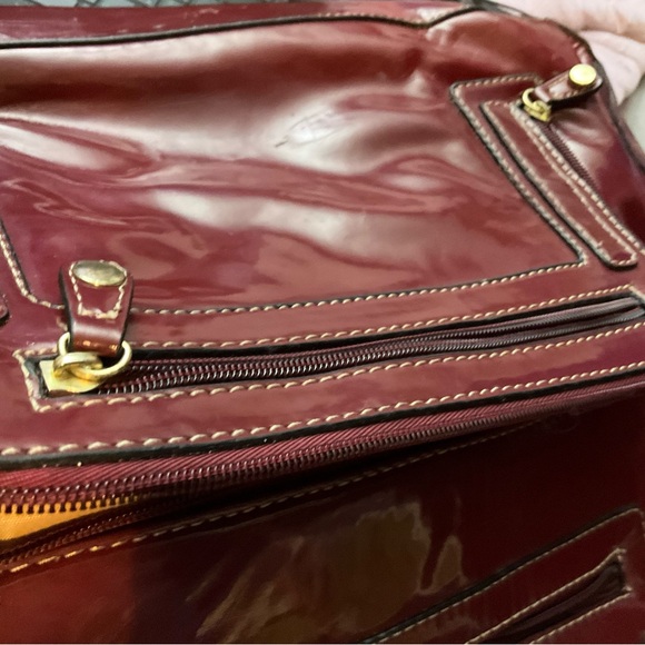 Large carry all bag in burgundy patent - Picture 13 of 16
